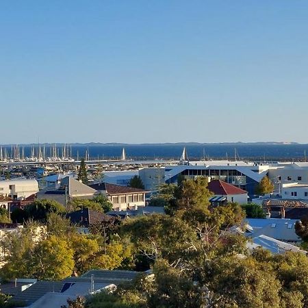 Sky High On Arundel - Central Fremantle Apartment Dış mekan fotoğraf